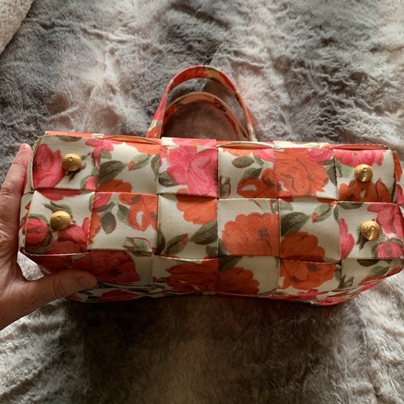 Harveys Betty Rose Large Tote - Picture 6 of 15